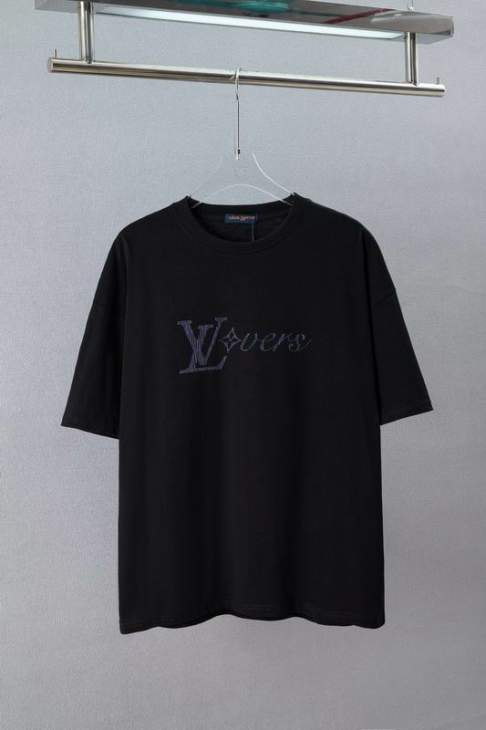 Picture of Louis Vuitton T Shirts Short _SKULVS-XLqqtxQ2167212